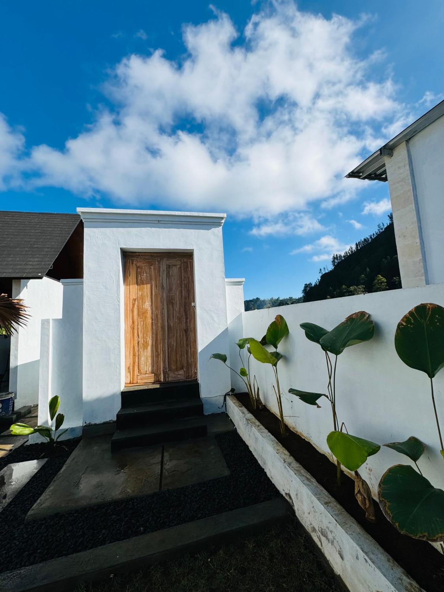 Volcano Cottages Kubupenlokan Esterno foto